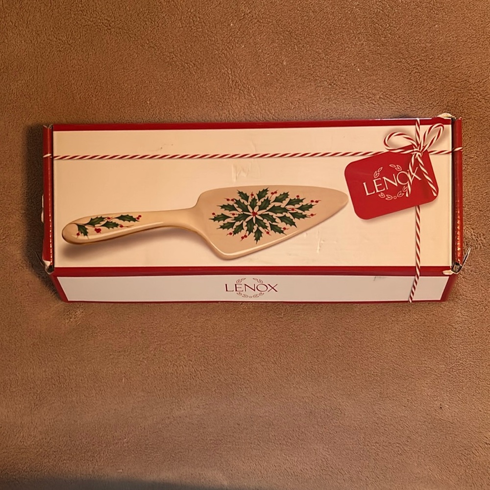Lenox holiday dessert server